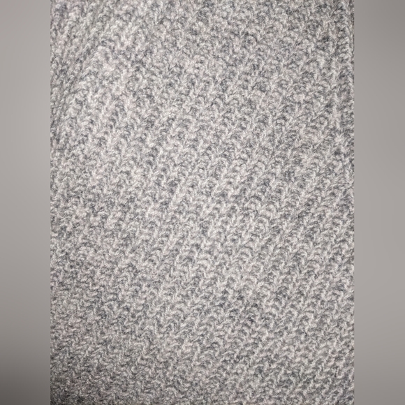 Club Monaco - Picture 5 of 9